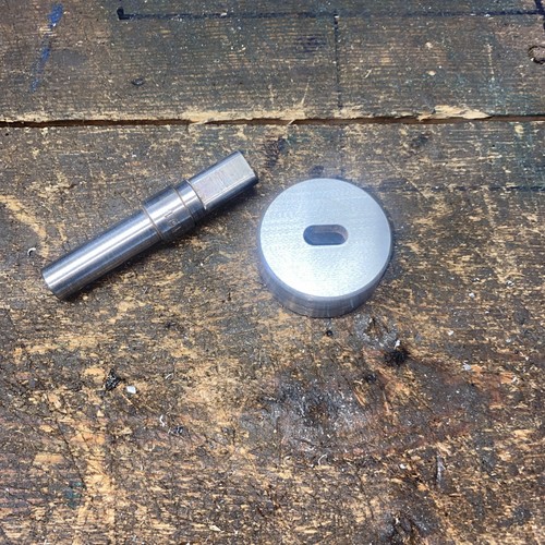 Fly press punch - &, lozenge