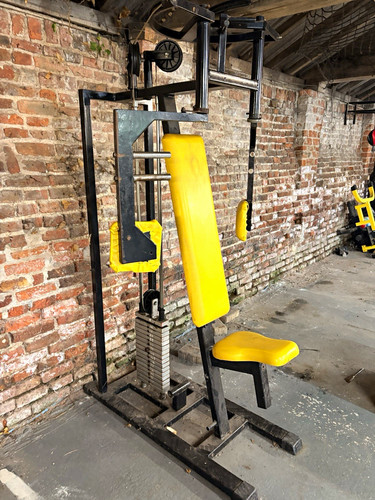 Peck deck chest fly - fly, machine